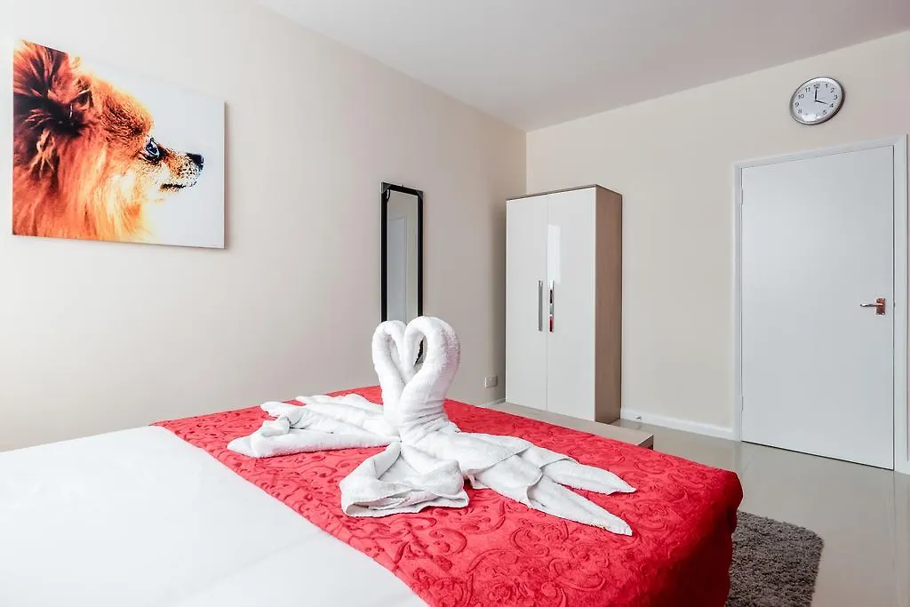 Commercial House 4*, London